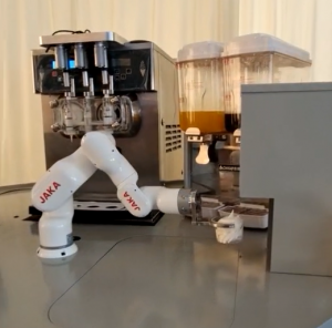 Touch Screen Ordering Tulip Pattern Collaborative Robot Arm Machine Coffee Robot